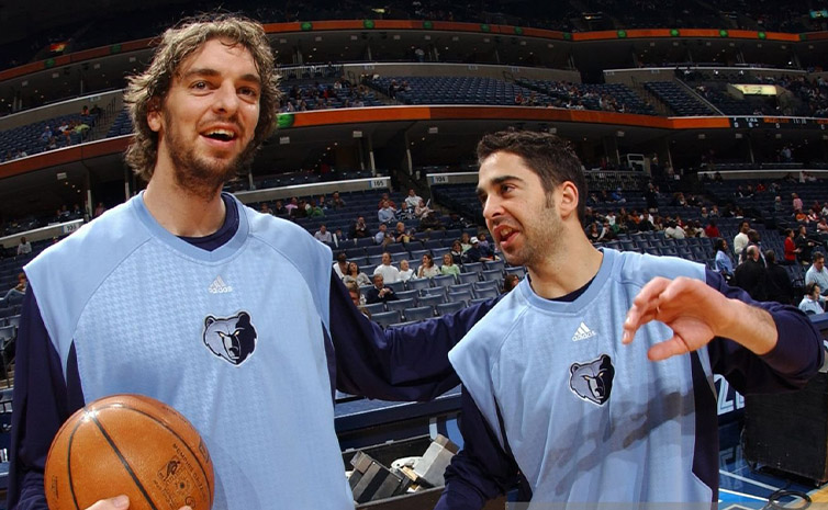 Gasol y Navarro encabezan la expedición de los Grizzlies que ha llegado a  Málaga - Libertad Digital